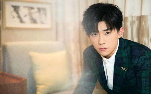 爆料千玺爸爸是谁啊视频,千玺爸爸身份曝光，视频爆料引发热议